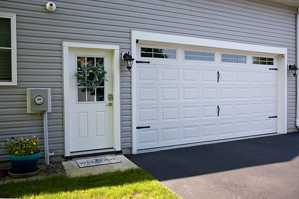 24/7 Emergency Garage Door Panel Replacement experts in Iowa Park, TX